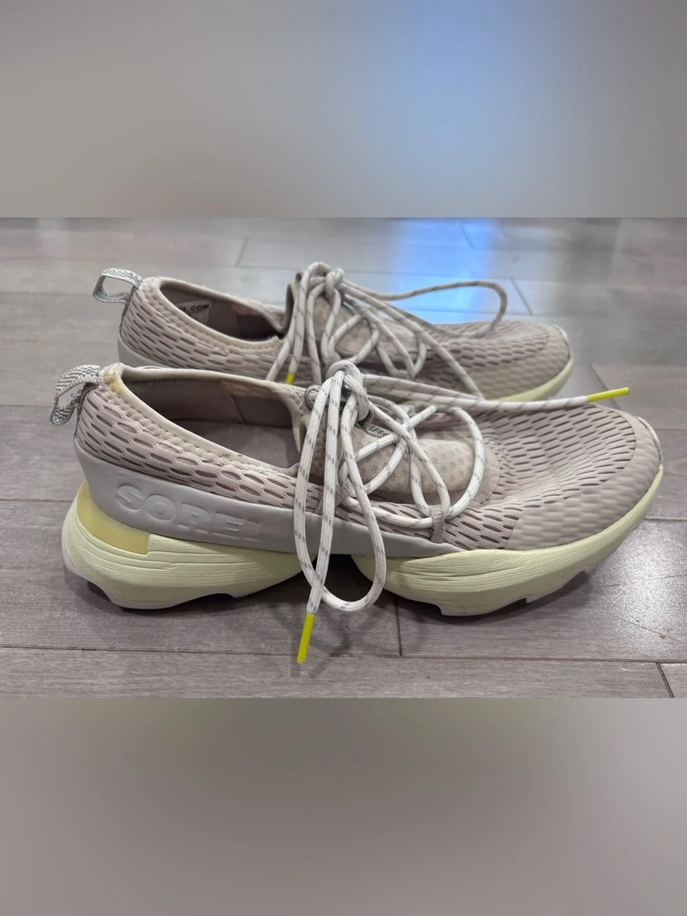 Sorel Kinetic Impact Lace Sneakers Womens 7.5 Dune Yellow Chunky Sole Trendy